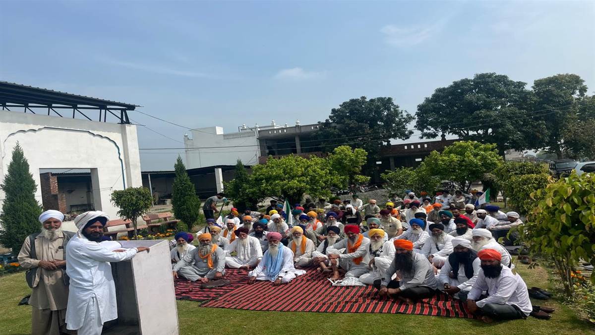 ਡੀਸੀ ਦਫ਼ਤਰ ਅੰਮ੍ਰਿਤਸਰ ਅੱਗੇ ਲੱਗਣ ਵਾਲੇ ਪੱਕੇ ਮੋਰਚੇ ਸਬੰਧੀ ਜੋਨ ਬਾਬਾ ਦੀਪ ਸਿੰਘ ਜੀ ਨੇ ਕੀਤੀ ਅਹਿਮ ਮੀਟਿੰਗ
