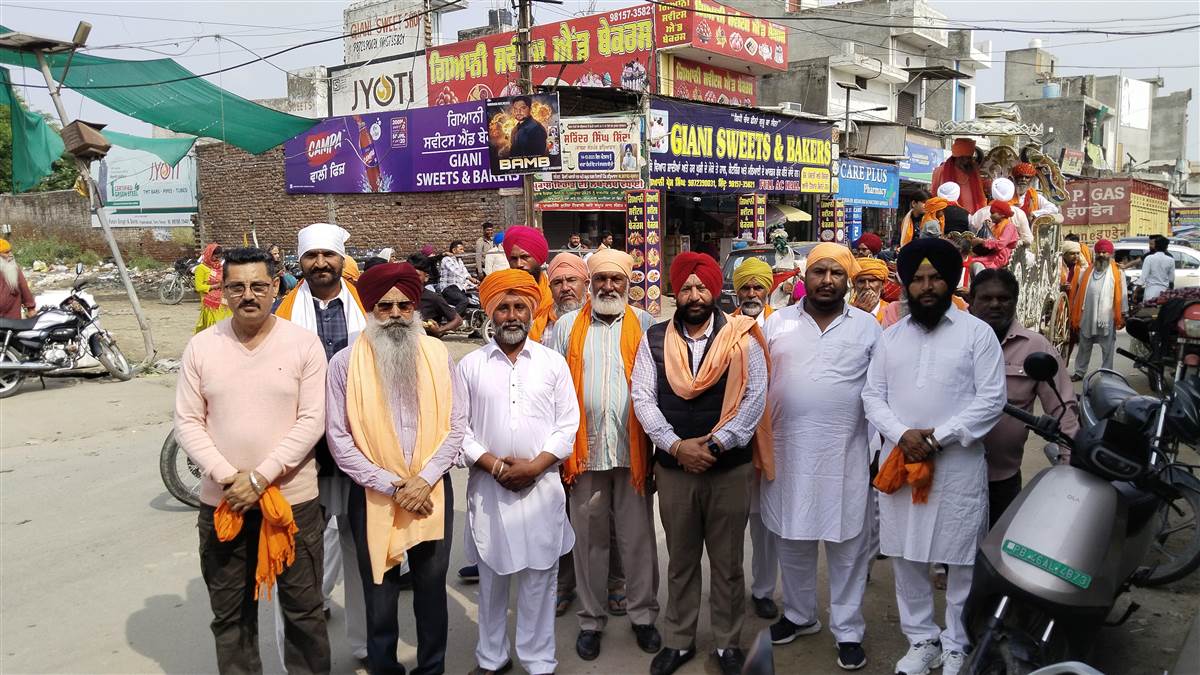 ਫਤਿਆਬਾਦ ‘ਚ ਸ਼ਰਧਾ ਨਾਲ ਸਜਾਈ ਸ਼ੋਭਾ ਯਾਤਰਾ, ਸੰਗਤ ਨੇ ਵੱਡੀ ਗਿਣਤੀ ‘ਚ ਭਰੀ ਹਾਜਰੀ