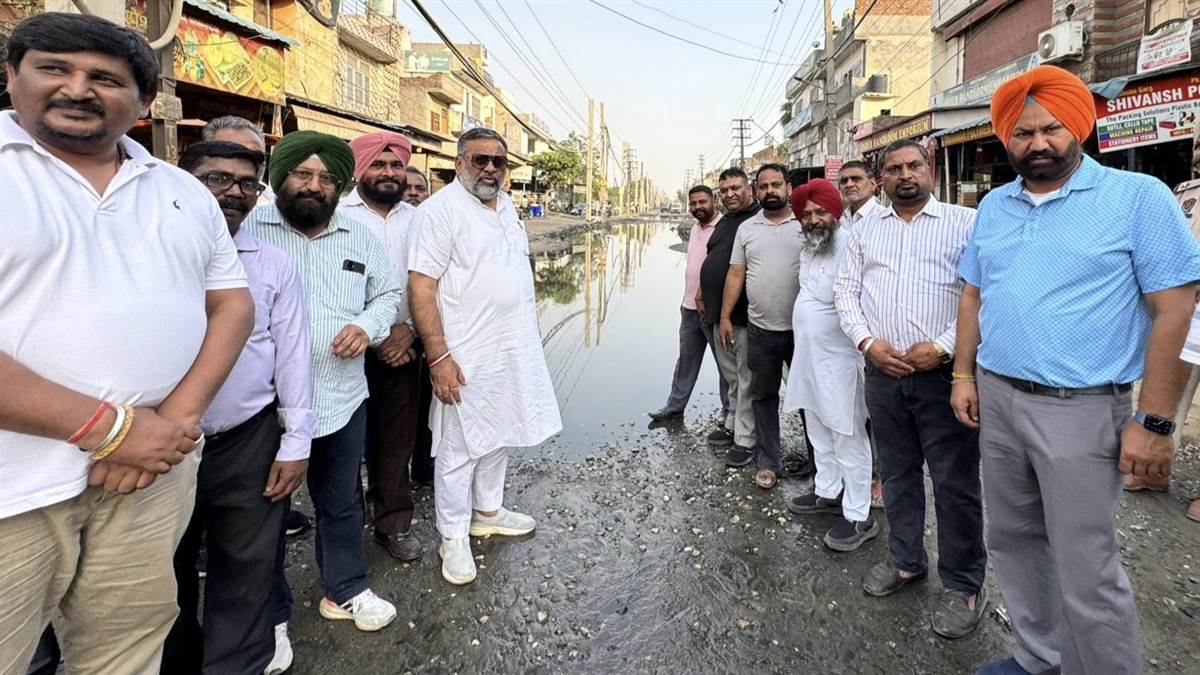 ਟੁੱਟੀਆਂ ਤੇ ਪੁੱਟੀਆਂ ਸੜਕਾਂ ਹਾਦਸਿਆਂ ਨੂੰ ਦੇ ਰਹੀਆਂ ਸੱਦਾ : ਧੀਮਾਨ