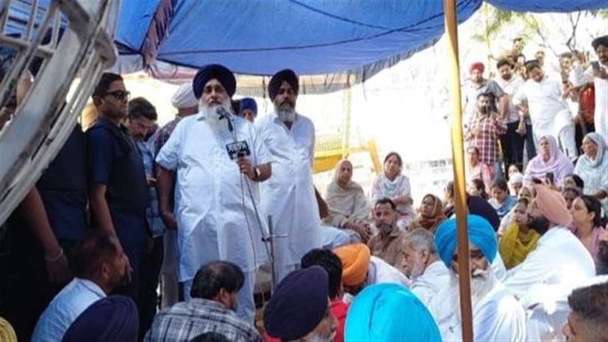 ਹੁਣ ‘ਆਪ’ ਦੀ ਸਰਕਾਰ ਤੋਂ ਪੰਜਾਬ ਨੂੰ ਬਚਾਉਣ ਦੀ ਲੋੜ : ਸੁਖਬੀਰ ਬਾਦਲ, ਸ਼੍ਰੋਅਦ ਦੇ ਸ਼ਹਿਰੀ ਜ਼ਿਲ੍ਹਾ ਫ਼ਰੀਦਕੋਟ ਪ੍ਰਧਾਨ ਸਤੀਸ਼ ਗਰੋਵਰ ਦੇ ਗ੍ਰਿਫਤਾਰੀ ਨੂੰ ਲੈ ਕੇ ਕੀਤਾ ਰੋਸ ਪ੍ਰਦਰਸ਼ਨ