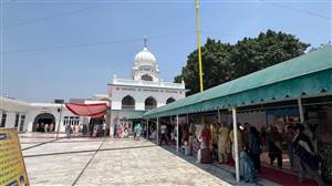 ਹਫਤਾਵਾਰੀ ਚੁਪਹਿਰਾ ਸਮਾਗਮ ਮੌਕੇ ਗੁਰਦੁਆਰਾ ਸ੍ਰੀ ਲਕੀਰ ਸਾਹਿਬ ਜੁੜੀ ਸੰਗਤ