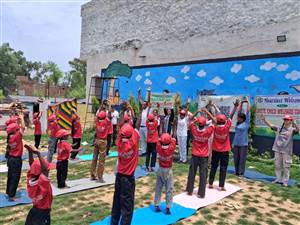 ਗੁਰਦਾਸਪੁਰ: ਰੈੱਡ ਕਰਾਸ ਨਸ਼ਾ ਛੁਡਾਊ ਕੇਂਦਰ ਵੱਲੋਂ ਉਤਸ਼ਾਹ ਨਾਲ ਮਨਾਇਆ ਗਿਆ 'ਕੌਮਾਂਤਰੀ ਯੋਗ ਦਿਵਸ'