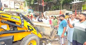 Faridkot News : ਹਾਈ ਕੋਰਟ ਦੇ ਆਦੇਸ਼ਾਂ ’ਤੇ ਸ਼ਹਿਰ ਅੰਦਰੋਂ ਕੂੜਾ ਚੁੱਕਣ ਨੂੰ ਲੈਕੇ ਆਹਮੋ-ਸਾਹਮਣੇ ਹੋਏ ਸਫ਼ਾਈ ਕਾਮੇ ਤੇ ਪ੍ਰਸਾਸ਼ਨ