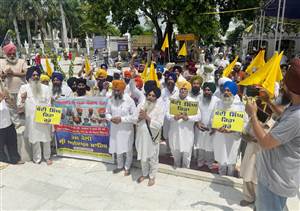 ਬੰਦੀ ਸਿੰਘਾਂ ਦੀ ਰਿਹਾਈ ਲਈ ਤਖ਼ਤ ਸ੍ਰੀ ਕੇਸਗੜ੍ਹ ਸਾਹਿਬ ਵਿਖੇ ਕੀਤੀ ਅਰਦਾਸ