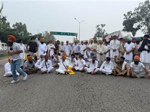 ਬੰਦ ਦੇ ਸੱਦੇ ਸਬੰਧੀ ਕੌਮੀ ਹਾਈਵੇ ’ਤੇ ਧਰਨਾ, ਆਵਾਜਾਈ ਠੱਪ