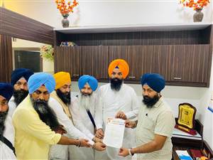 ਅਕਾਲੀ ਦਲ ਵਾਰਿਸ ਪੰਜਾਬ ਦੇ ਵੱਲੋਂ ਅਮਰਜੀਤ ਸਿੰਘ ਚਾਵਲਾ ਮਾਮਲੇ ’ਚ ਜਥੇਦਾਰ ਦੇ ਨਾਮ ਦਿੱਤਾ ਮੰਗ ਪੱਤਰ