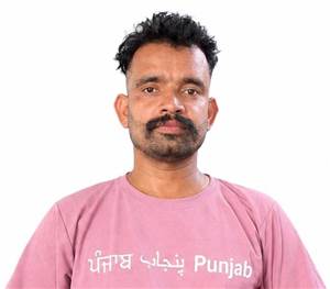 ਜਨਮ ਤੋਂ ਗੂੰਗਾ ਬਹਿਰਾ ਹੋਣ ਦੇ ਬਾਵਜੂਦ ਵੀ ਬਹਿਤਰ ਜ਼ਿੰਦਗੀ ਜੀਅ ਰਿਹਾ ਵਿੱਕੀ ਬਣਿਆ ਮਿਸਾਲ