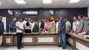 ਆਪ ਆਗੂਆਂ ਤੇ ਵਰਕਰਾਂ ਮਨਾਇਆ ਡਾ. ਚੱਬੇਵਾਲ ਦਾ ਜਨਮਦਿਨ