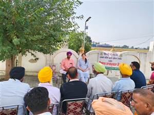 ਪਰਾਲੀ ਸਾੜਨ ਦੀ ਪ੍ਰਥਾ ਨੂੰ ਰੋਕਣ ਲਈ ਕਿਸਾਨਾਂ ਨੂੰ ਪ੍ਰੇਰਿਆ