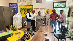ਵਧੀਕ ਮੁੱਖ ਸਕੱਤਰ ਵੱਲੋਂ ਆਂਗਨਵਾੜੀ ਕੇਂਦਰਾਂ ਦਾ ਦੌਰਾ