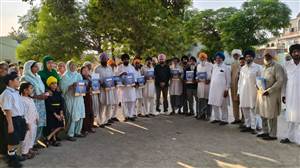 ਵਿਧਾਇਕ ਮਨਜਿੰਦਰ ਸਿੰਘ ਲਾਲਪੁਰਾ ਨੇ ਪਿੰਡ ਪਿੱਦੀ ਦੇ ਲਾਲ ਲਕੀਰ ਅੰਦਰ ਆਉਂਦੇ ਘਰਾਂ ਦੀਆਂ ਰਜਿਸਟਰੀਆਂ ਵੰਡੀਆਂ