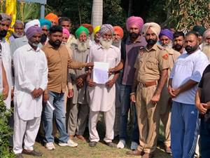 ਸ਼ਹੀਦ ਭਗਤ ਸਿੰਘ ਦੇ ਬੁੱਤ ਦੀ ਬੇਅਦਬੀ, ਸ਼ਰਾਰਤੀ ਅਨਸਰਾਂ ਵੱਲੋਂ ਕਾਲਖ ਮਲਣ 'ਤੇ ਭੜਕਿਆ ਰੋਸ; ਤੁਰੰਤ ਗ੍ਰਿਫ਼ਤਾਰੀ ਦੀ ਮੰਗ