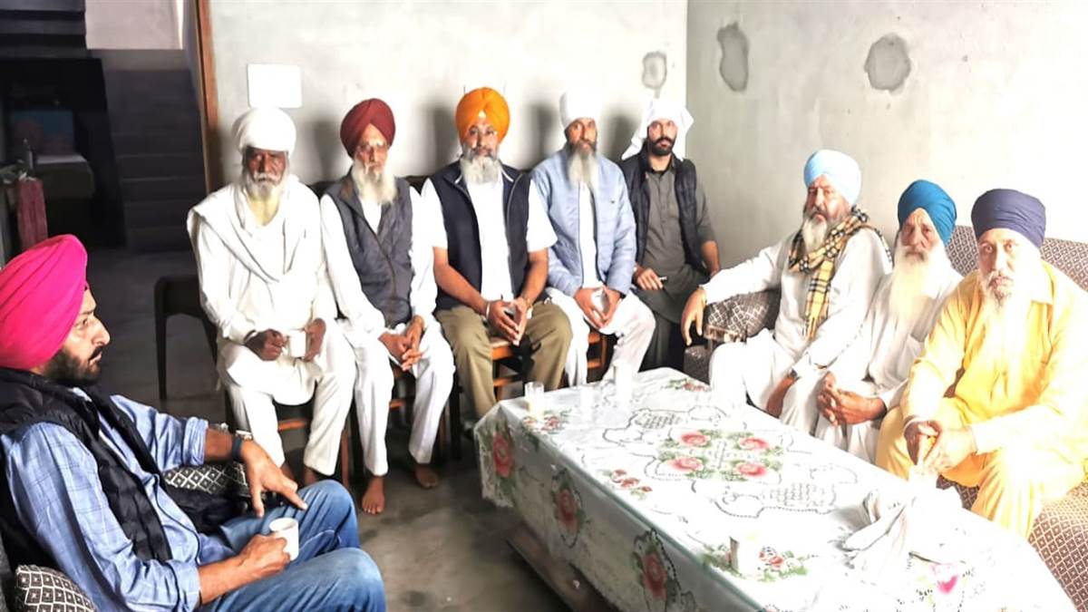 ਲਾਲੀ ਰਣੀਕੇ ਨੇ ਮਲਕੀਅਤ ਸਿੰਘ ਫ਼ੌਜੀ ਨਾਲ ਦੁੱਖ ਸਾਂਝਾ ਕੀਤਾ