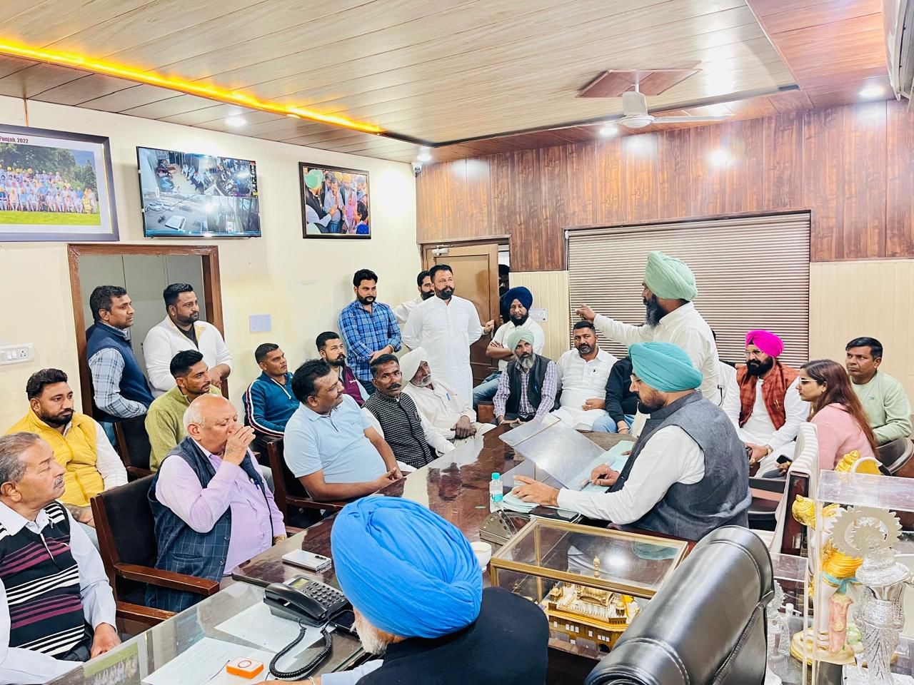 ਵਿਧਾਇਕ ਰੰਧਾਵਾ ਦੀ ਮੌਜੂਦਗੀ ’ਚ ਐੱਸਸੀ ਵਿੰਗ ਵੱਲੋਂ ਵਿਚਾਰਾਂ