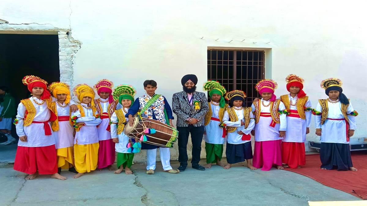 ਡਿਵਾਈਨ ਪਬਲਿਕ ਸਕੂਲ ’ਚ ਕਰਵਾਈ ਸਾਲਾਨਾ ਸਪੋਰਟਸ ਮੀਟ