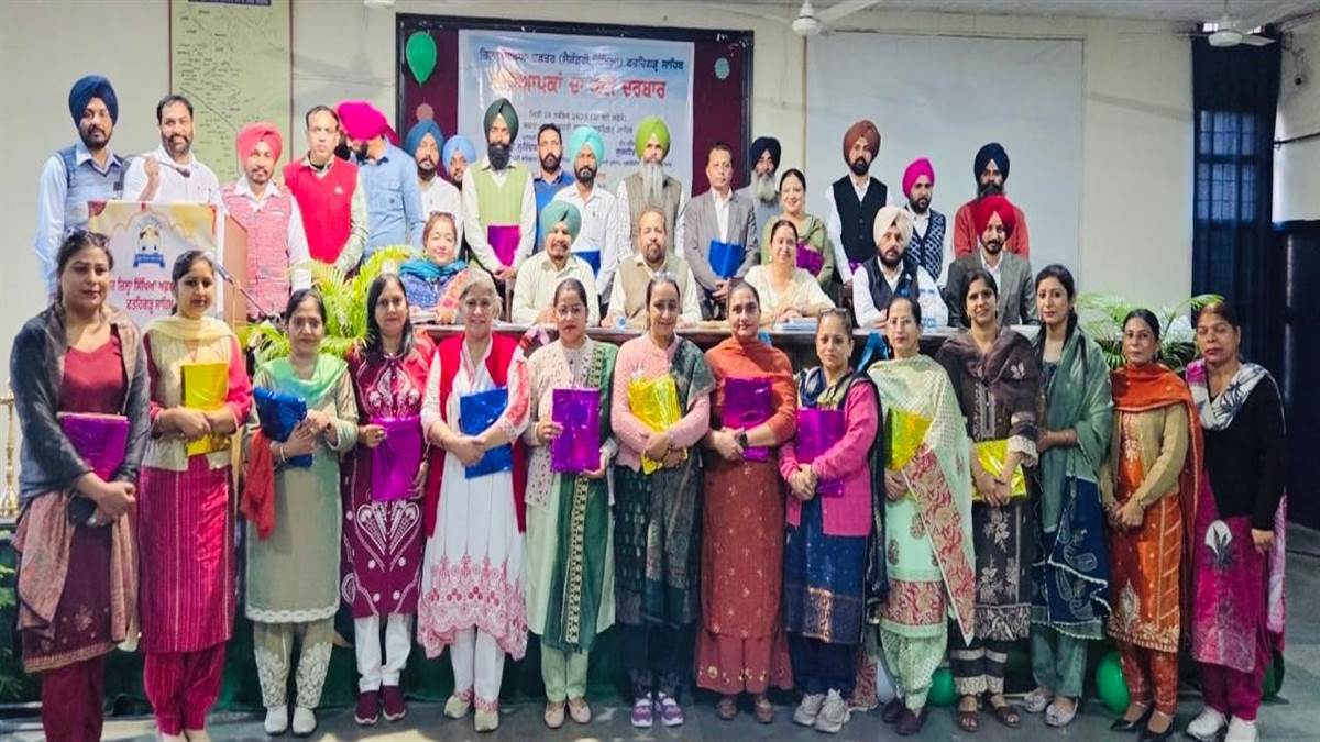 ਅਧਿਆਪਕਾਂ ਦਾ ਪਹਿਲਾ ਕਵੀ ਦਰਬਾਰ ਸਫਲਤਾ ਨਾਲ ਸੰਪੰਨ