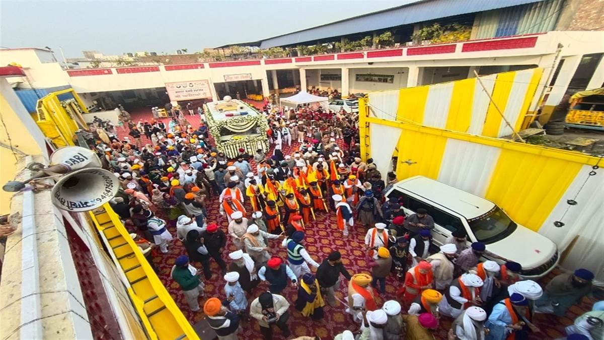 ਪੰਜਾਬ ਸਰਕਾਰ ਵੱਲੋਂ ਕੱਢਿਆ ਜਾ ਰਿਹਾ ਨਗਰ ਕੀਰਤਨ ਅੰਮ੍ਰਿਤਸਰ ਤੋਂ ਤਰਨ ਤਾਰਨ ਲਈ ਰਵਾਨਾ