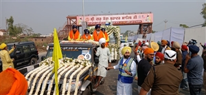 ਤਰਨਤਾਰਨ ਪੁੱਜੇ ਵਿਸ਼ੇਸ਼ ਨਗਰ ਕੀਰਤਨ ਦਾ ਡੀਸੀ ਨੇ ਕੀਤਾ ਜਿਲ੍ਹਾ ਪ੍ਰਸ਼ਾਸਨ ਵੱਲੋਂ ਨਿੱਘਾ ਸਵਾਗਤ