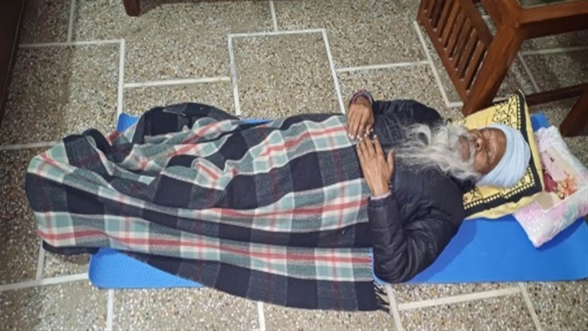 ਸ਼ਹੀਦੀ ਹਫ਼ਤੇ ਦੌਰਾਨ ਸ਼ਹਾਦਤ ਦਾ ਦਰਦ ਮਹਿਸੂਸ ਕਰਨ ਭੁੰਜੇ ਸੌਂਦੇ ਹਨ ਸ਼ਰਧਾਲੂ, ਸਾਹਿਬਜ਼ਾਦਿਆਂ ਤੇ ਮਾਤਾ ਗੁਜਰੀ ਦੀ ਲਾਸਾਨੀ ਸ਼ਹਾਦਤ ਨੂੰ ਕਰਦੇ ਹਨ ਸਿਜਦਾ