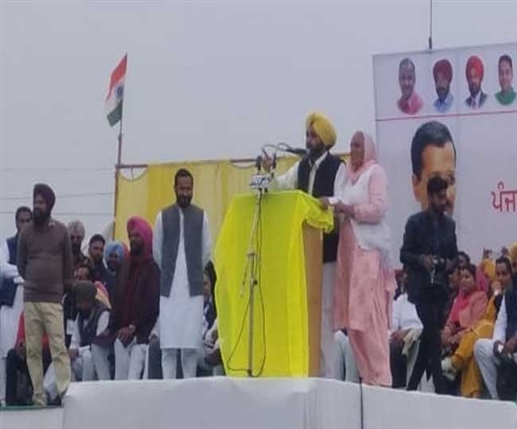 'ਅਾਪ' ਨੇਤਾ ਭਗਵੰਤ ਮਾਨ ਨੇ ਕੀਤੀ ਸ਼ਰਾਬ ਤੋਂ ਤੌਬਾ, ਬੋਲੇ- ਮਾਂ ਕਸਮ, ਮੈਂ ਪੀਣੀ ਛੱਡ ਦਿੱਤੀ ਅੈ