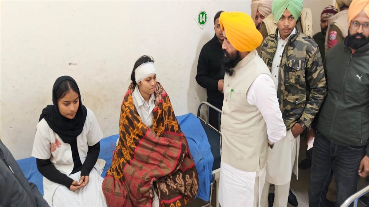 ਮਿੰਨੀ ਬੱਸ ਪਲਟਣ ਕਾਰਨ 15 ਜ਼ਖ਼ਮੀ, ਦੋ ਦੀ ਹਾਲਤ ਗੰਭੀਰ
