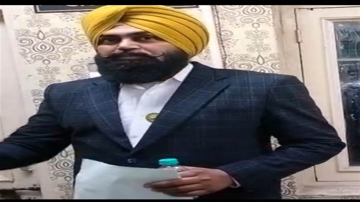 ਨਾਇਬ ਤਹਿਸੀਲਦਾਰ ’ਤੇ ਲੋਕਾਂ ਨਾਲ ਬਦਸਲੂਕੀ ਅਤੇ ਕੰਮ ਨਾ ਕਰਵਾਉਣ ਦੇ ਗੰਭੀਰ ਦੋਸ਼