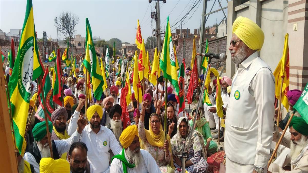 ਵਿਧਾਇਕ ਅਰੋੜਾ ਦੇ ਘਰ ਅੱਗੇ ਲਾਇਆ ਧਰਨਾ