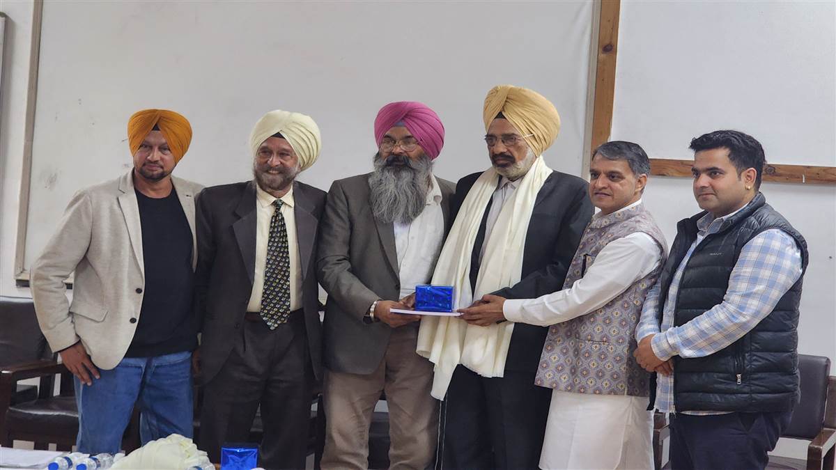 ਕੌਮਾਂਤਰੀ ਪੰਜਾਬੀ ਮਾਂ ਬੋਲੀ ਨੂੰ ਸਮਰਪਿਤ ਦਿਹਾੜੇ ’ਤੇ ਹਾਕਰਾਂ ਦਾ ਸਨਮਾਨ