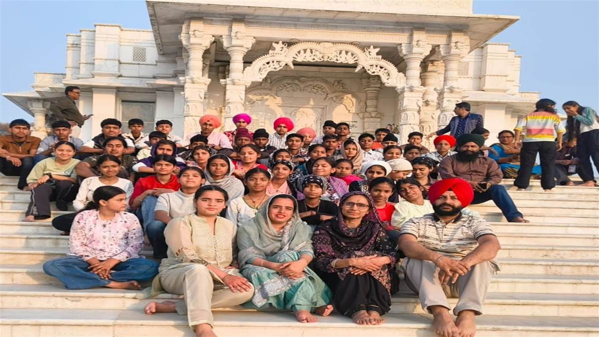 ਵਿਦਿਆਰਥੀਆਂ ਨੇ ਜੈਪੁਰ ਦਾ ਇਤਿਹਾਸਿਕ ਟੂਰ ਲਾਇਆ