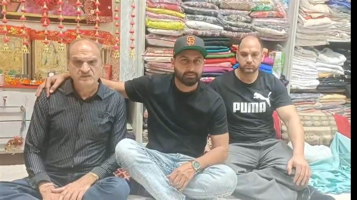 ਗੀਤਾ ਜੈਲਦਾਰ ਨੇ ਦੁਕਾਨਦਾਰ ਤੋਂ ਮੰਗੀ ਮੁਆਫੀ