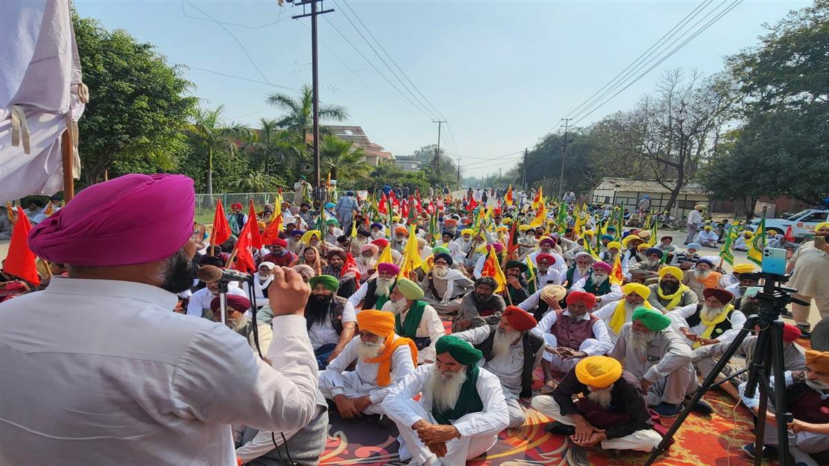 ਭਾਜਪਾ ਤੇ ‘ਆਪ’ ਆਗੂਆਂ ਦੇ ਘਰਾਂ ਅੱਗੇ ਕੀਤਾ ਰੋਸ ਪ੍ਰਦਰਸ਼ਨ