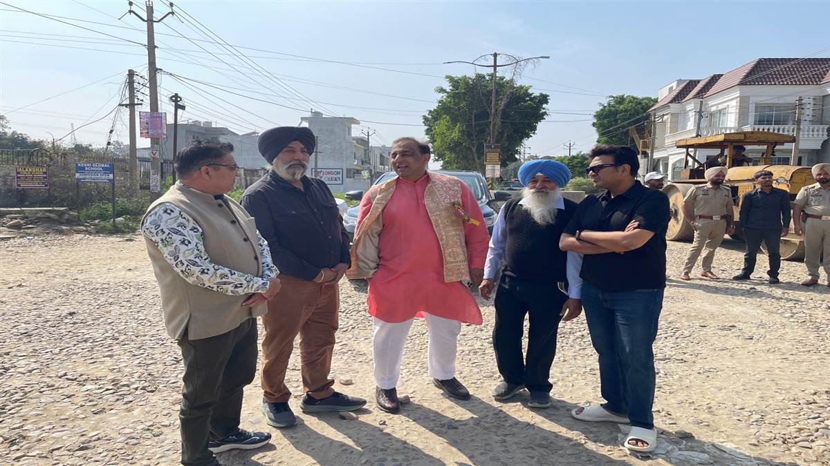 ਸੂਰਿਆ ਐਨਕਲੇਵ ਸੜਕ ਦਾ ਨਿਰਮਾਣ ਕੰਮ ਸ਼ੁਰੂ