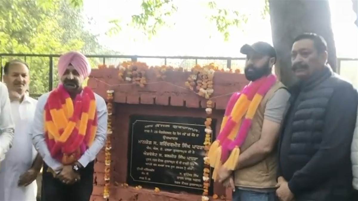 ਵਿਧਾਇਕ ਪਾਹੜਾ ਨੇ ਕੀਤਾ ਐਗਰੀਕਲਚਰ ਰੋਡ ਨੂੰ ਚੌੜਾ ਕਰਨ ਦੇ ਕੰਮ ਦਾ ਉਦਘਾਟਨ