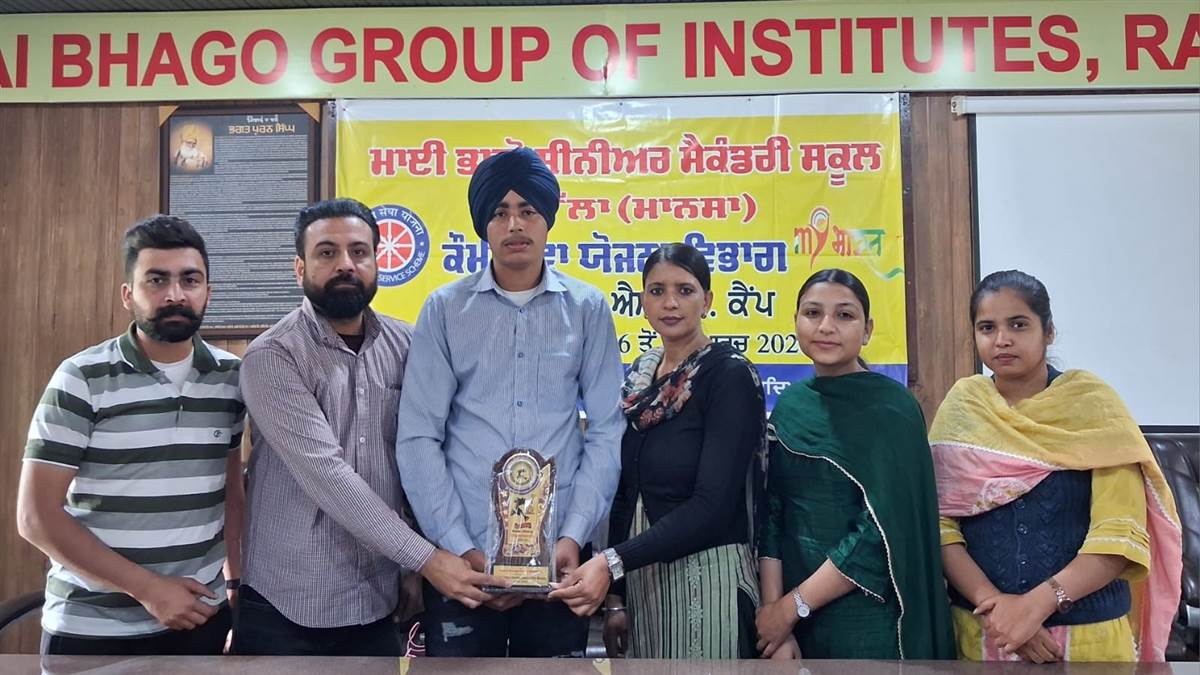 ਐੱਨਐੱਸਐੱਸ ਕੈਂਪ ਦੌਰਾਨ ਕਰਵਾਏ ਮੁਕਾਬਲੇ ਦੇ ਜੇਤੂ ਸਨਮਾਨਿਤ