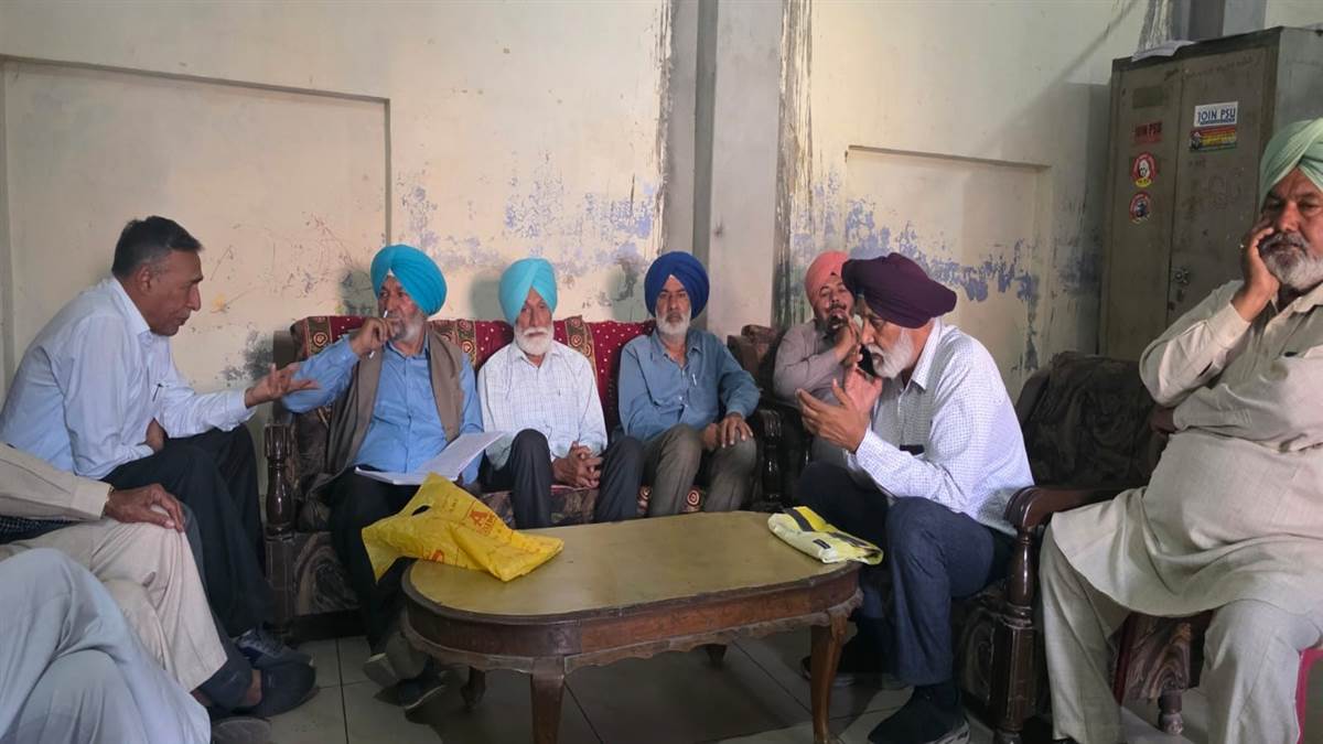 ਮੈਨੇਜਰ ਨੂੰ ਖੁਦਕੁਸ਼ੀ ਲਈ ਮਜਬੂਰ ਕਰਨ ਵਾਲੇ ਮੰਤਰੀ ਨੂੰ ਗ੍ਰਿਫ਼ਤਾਰ ਕੀਤਾ ਜਾਵੇ