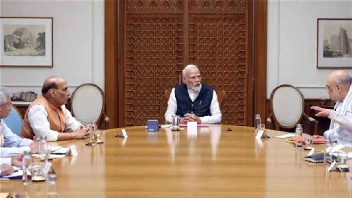 ਪੱਛਮੀ ਏਸ਼ੀਆ ਸੰਕਟ ਵਿਚਾਲੇ PM ਮੋਦੀ ਦੀ ਉੱਚ ਪੱਧਰੀ ਮੀਟਿੰਗ, ਬਿਜਲੀ-ਪੈਟਰੋਲੀਅਮ ਸਣੇ ਕਈ ਮੁੱਦਿਆਂ 'ਤੇ ਚਰਚਾ