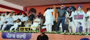 ਕੋਟਕਪੂਰਾ 'ਚ ਅਕਾਲੀ ਦਲ ਦੀ 'ਪੰਜਾਬ ਬਚਾਓ ਰੈਲੀ' ਦੌਰਾਨ ਹੰਗਾਮਾ; ਬੈਰੀਕੇਡ ਤੋੜ ਕੇ ਅੱਗੇ ਵਧੇ ਯੂਥ ਪ੍ਰਧਾਨ ਸਰਬਜੀਤ ਸਿੰਘ
