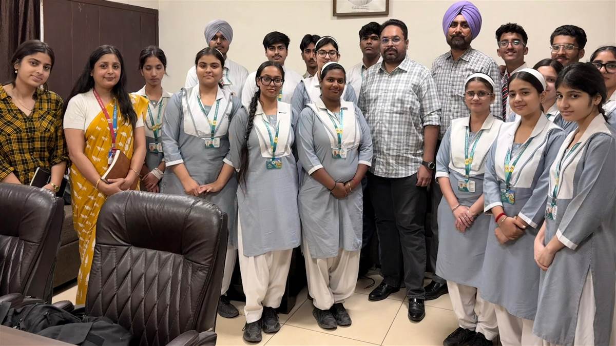 ਬੀਸੀਐੱਮ ਸਕੂਲ ਦੇ ਵਿਦਿਆਰਥੀਆਂ ਵੱਲੋਂ ਡੀਪੀਆਰਓ ਦਫ਼ਤਰ ਦਾ ਦੌਰਾ
