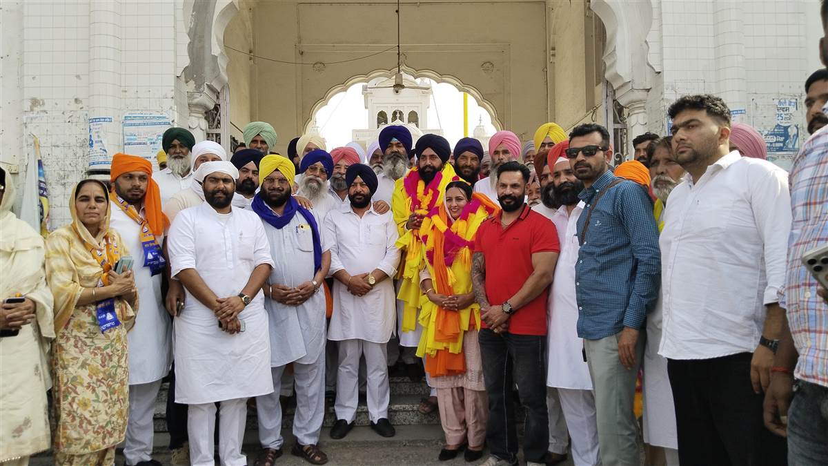 ਬੀਬੀ ਰਮਨਦੀਪ ਕੌਰ ਸ਼ੇਰੋਂ ਫਤਿਆਬਾਦ ਦੇ ਗੁਰੂ ਘਰ ਹੋਏ ਨਤਮਸਤਕ