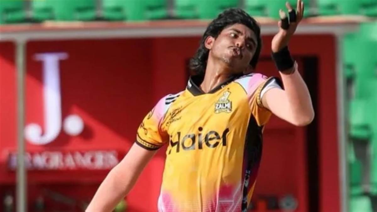 ਪਾਕਿਸਤਾਨ ਦੇ ਅਲੀ ਰਜ਼ਾ ਨੇ PSL 2026  'ਚ ਗੇਂਦਬਾਜ਼ੀ ਨਾਲ ਮਚਾਇਆ ਤਹਿਲਕਾ ; ਹੈਟ੍ਰਿਕ ਲੈ ਕੇ ਬਣਾਇਆ  ਇਤਿਹਾਸਕ ਰਿਕਾਰਡ