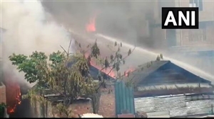Manipur Violence : ਮਨੀਪੁਰ 'ਚ ਮੁੜ ਭੜਕੀ ਹਿੰਸਾ, ਕਈ ਘਰਾਂ ਨੂੰ ਲਾਈ ਅੱਗ, ਇੰਫਾਲ 'ਚ ਕਰਫਿਊ, ਇੰਟਰਨੈੱਟ ਸੇਵਾਵਾਂ ਠੱਪ
