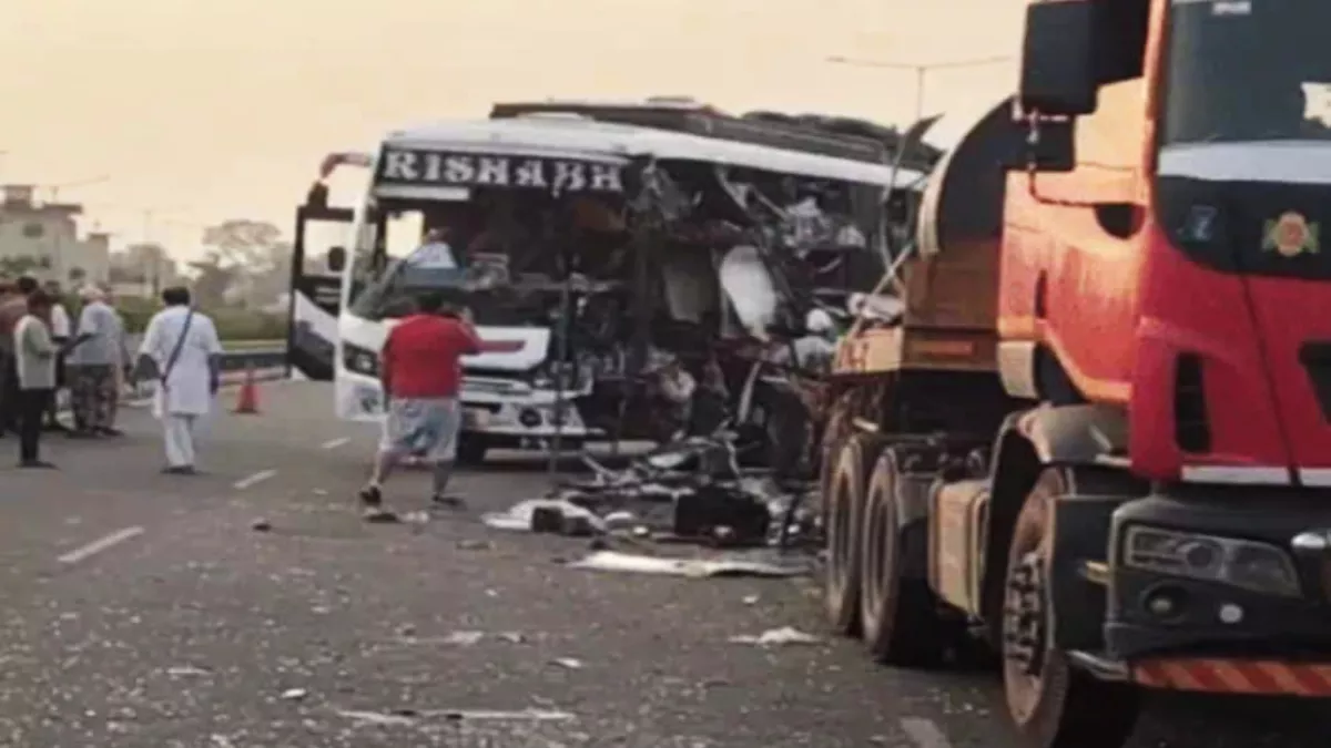 Punjab Bus Accident : ਪੰਜਾਬ 'ਚ ਸ਼ਰਧਾਲੂਆਂ ਨਾਲ ਭਰੀ ਬੱਸ ਟਰਾਲੇ ਨਾਲ ਟਕਰਾਈ, ਦੋ ਔਰਤਾਂ ਦੀ ਮੌਤ; 15 ਤੋਂ ਜ਼ਿਆਦਾ ਲੋਕ ਜ਼ਖ਼ਮੀ