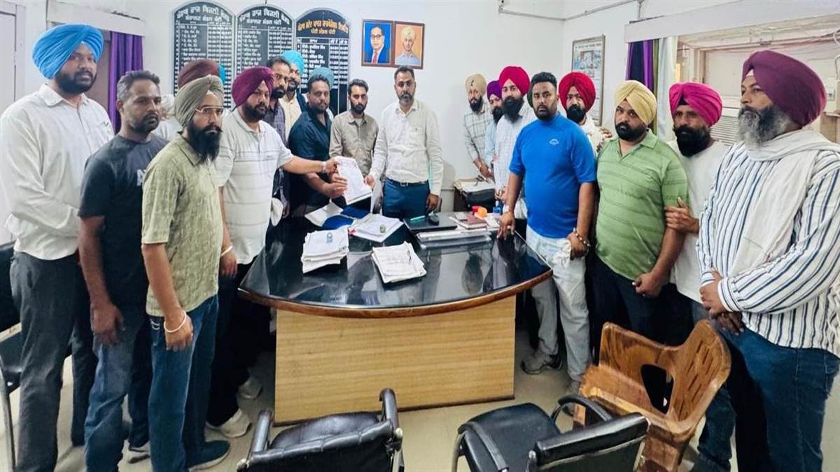 ਆਊਟਸੋਰਸ ਮੀਟਰ ਰੀਡਰਾਂ ਤੇ ਸੁਪਰਵਾਈਜ਼ਰਾਂ ਨੇ ਕੰਮ ਮੁਕੰਮਲ ਬੰਦ ਕਰਨ ਦਾ ਕੀਤਾ ਐਲਾਨ