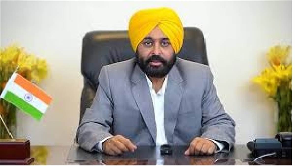 “ਭਗਵੰਤ ਮੁੱਖ ਮੰਤਰੀ ਨਹੀਂ… ਕੇਜਰੀਵਾਲ ਦਰਬਾਰ ਦਾ ਦਲਾਲ ਬਣ ਕੇ ਪੰਜਾਬੀਆਂ ਦਾ ਖਜ਼ਾਨਾ ਲੁੱਟ ਰਿਹਾ ਹੈ!”
