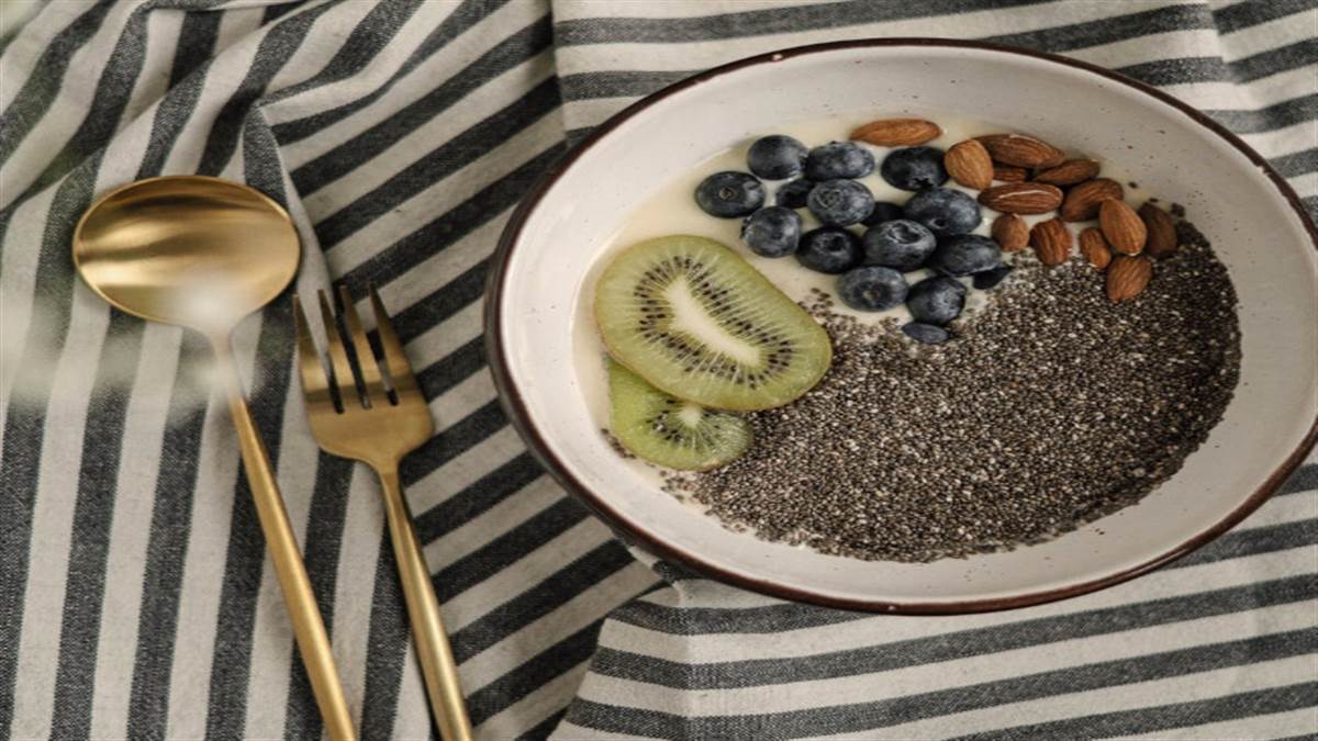 Benefits of poppy seeds Poppy seeds provide relief from constipation and insomnia