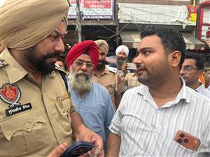 ਘੰਟਿਆਂਬੱਧੀ ਬਿਜਲੀ ਬੰਦ ਹੋਣ ’ਤੇ ਬੋਹੜੀ ਚੌਕ ’ਚ ਲਾਇਆ ਧਰਨਾ