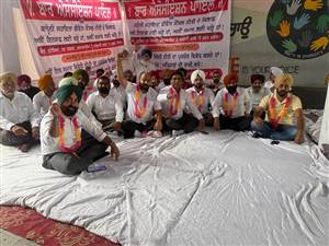 LADC ਪ੍ਰਣਾਲੀ ਦੇ ਵਿਰੋਧ 'ਚ ਗਰਮਾਇਆ ਮਾਹੌਲ, ਪਾਇਲ ਦੇ ਵਕੀਲ ਭਾਈਚਾਰੇ ਨੇ ਅਦਾਲਤੀ ਕੰਮਕਾਜ ਛੱਡ ਕੇ ਸ਼ੁਰੂ ਕੀਤੀ ਭੁੱਖ ਹੜਤਾਲ