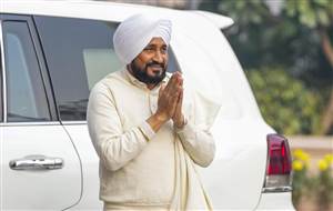 ਸਿਆਸੀ ਗਲਿਆਰਿਆਂ 'ਚ ਹਲਚਲ : ਸਾਬਕਾ CM ਚੰਨੀ ਦਾ ਵੱਡਾ ਬਿਆਨ, ਕਿਹਾ- ਜੇ ਅਜਿਹੇ ਰੋਲ ਮਾਡਲ ਬਣਨਗੇ, ਤਾਂ ਦੇਸ਼ ਦਾ ਤਬਾਹ ਹੋਣਾ ਤੈਅ ਹੈ