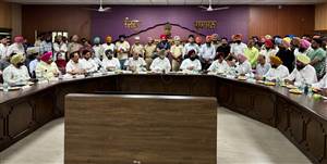 ਸਾਂਸਦ ਰੰਧਾਵਾ ਵਲੋਂ ਜ਼ਿਲ੍ਹਾ ਵਿਕਾਸ ਤਾਲਮੇਲ ਅਤੇ ਨਿਗਰਾਨ ਕਮੇਟੀ ਦੀ ਮੀਟਿੰਗ 'ਚ ਵਿਕਾਸ ਕਾਰਜਾਂ ਦੀ ਪ੍ਰਗਤੀ ਦੀ ਸਮੀਖਿਆ