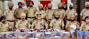 Amritsar Crime : 13 ਪਿਸਤੌਲਾਂ ਸਣੇ ਗ਼ੈਰ-ਕਾਨੂੰਨੀ ਹਥਿਆਰ ਸਪਲਾਈ ਨੈੱਟਵਰਕ ਨਾਲ ਜੁੜੇ ਅੱਠ ਵਿਅਕਤੀ ਗ੍ਰਿਫ਼ਤਾਰ